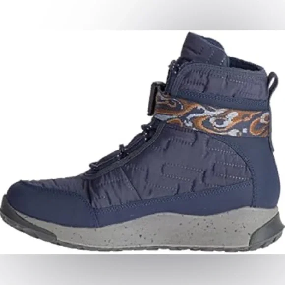 Chaco Borealis Quilt Waterproof Boots Navy Blue Quilted Insulated Winter Boot 6 - Picture 9 of 9
